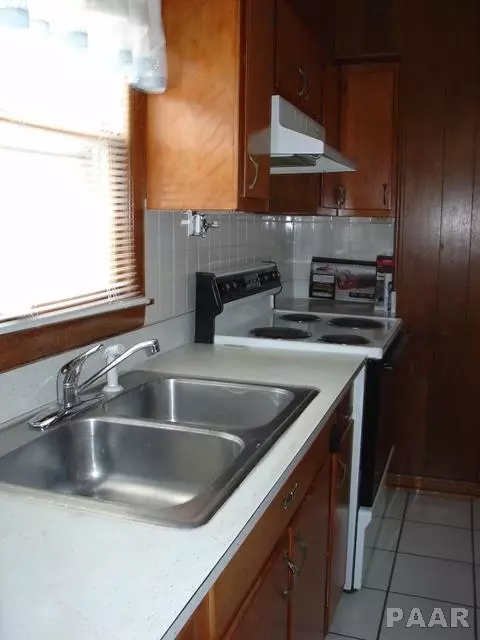 317 E Leo, Eureka, IL 61530 photo 11