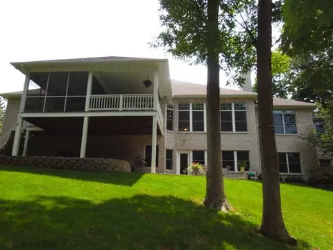 217 W Greystone Ct, Dunlap, IL 61525 photo 2