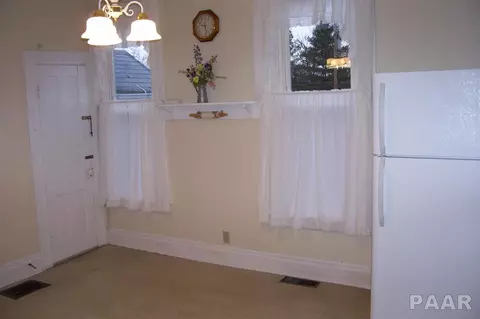 235 Howard Pl, Canton, IL 61520 photo 12