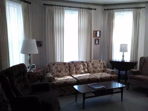 235 Howard Pl, Canton, IL 61520 photo 5