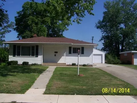 201 Devonshire, Washington, IL 61571 photo 1