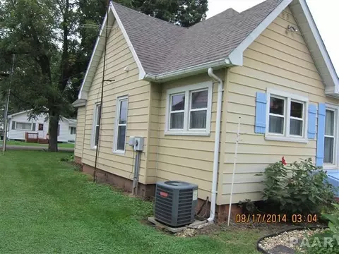 826 E Douglas, Cuba, IL 61427 photo 4