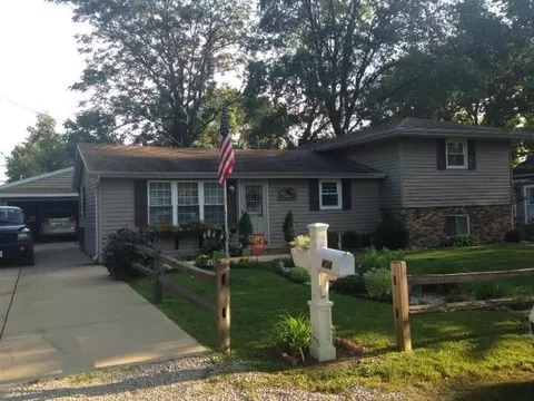 404 E Orange, Manito, IL 61546 photo 1