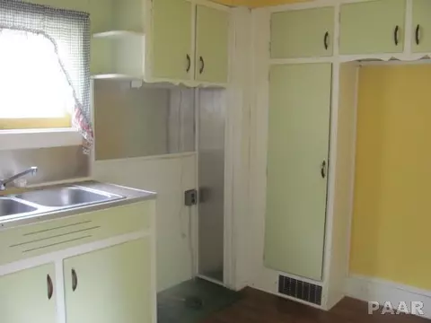 734 S 3rd Ave, Canton, IL 61520 photo 15