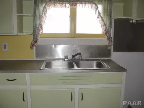 734 S 3rd Ave, Canton, IL 61520 photo 16