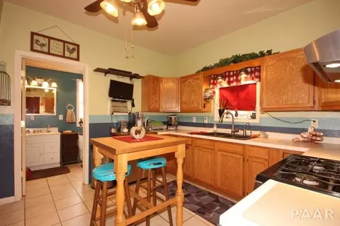 1210 Mckinley, Lowpoint, IL 61545 photo 5