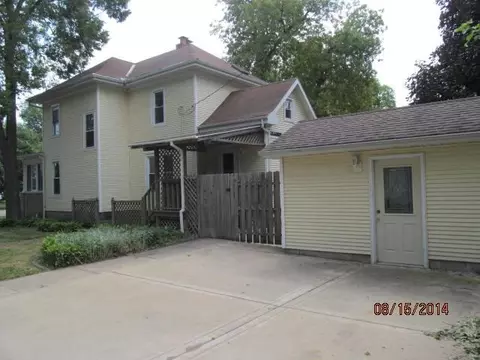 615 Main, Henry, IL 61537 photo 3