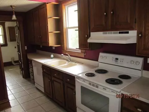 615 Main, Henry, IL 61537 photo 10