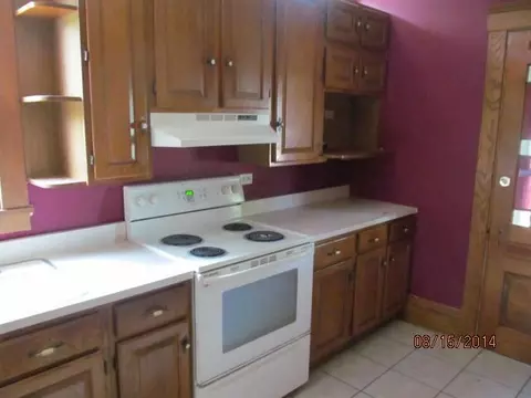 615 Main, Henry, IL 61537 photo 9