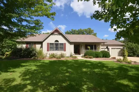 7632 E Fickle Rd, Smithfield, IL 61477 photo 1