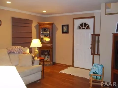 506 E Cruger, Eureka, IL 61530 photo 4