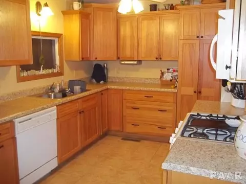 506 E Cruger, Eureka, IL 61530 photo 7