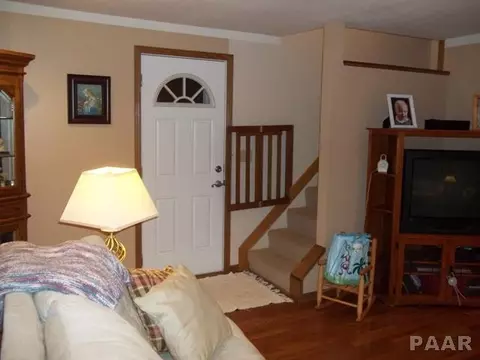 506 E Cruger, Eureka, IL 61530 photo 5