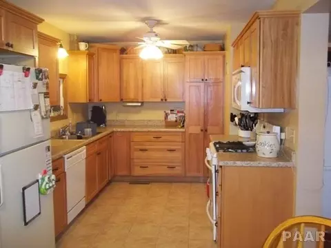 506 E Cruger, Eureka, IL 61530 photo 6
