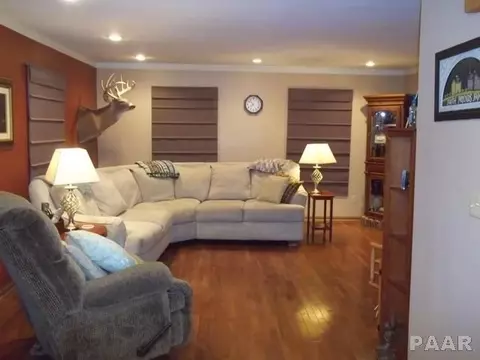 506 E Cruger, Eureka, IL 61530 photo 2