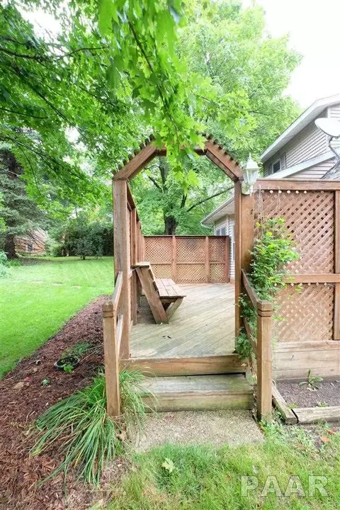 910 Golfview, Eureka, IL 61530 photo 29