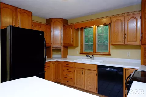 910 Golfview, Eureka, IL 61530 photo 7