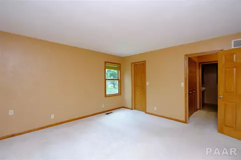 910 Golfview, Eureka, IL 61530 photo 11