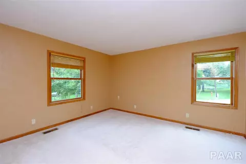 910 Golfview, Eureka, IL 61530 photo 10