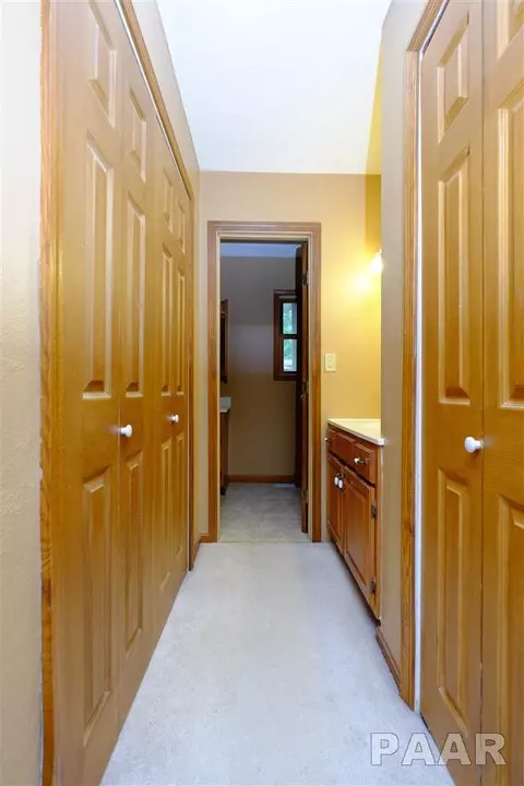 910 Golfview, Eureka, IL 61530 photo 12