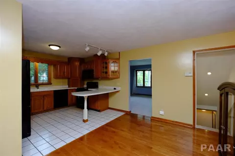 910 Golfview, Eureka, IL 61530 photo 9
