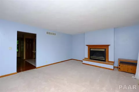 910 Golfview, Eureka, IL 61530 photo 3