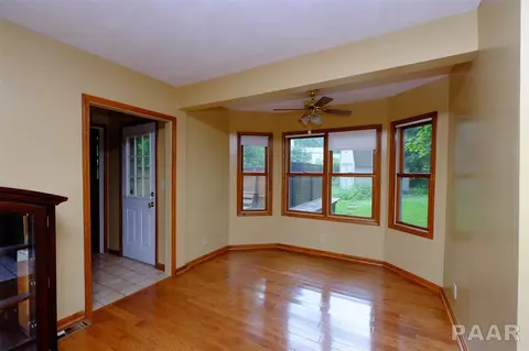910 Golfview, Eureka, IL 61530 photo 8