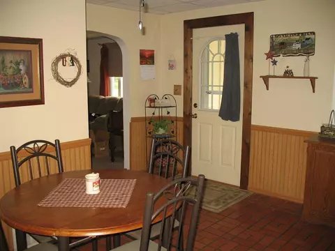 635 E Van Buren St, Cuba, IL 61427 photo 5