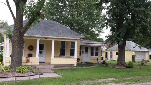 304 S 3rd St, Cuba, IL 61427 photo 1