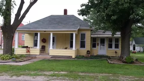 304 S 3rd St, Cuba, IL 61427 photo 3