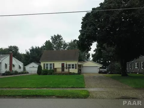 1944 E Chestnut, Canton, IL 61520 photo 1