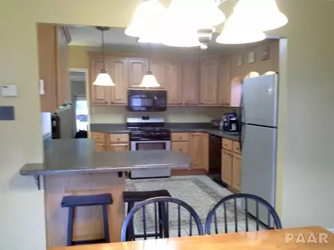 1944 E Chestnut, Canton, IL 61520 photo 5