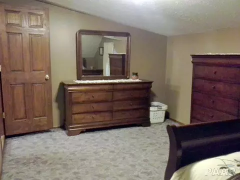 1944 E Chestnut, Canton, IL 61520 photo 18