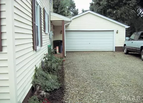 1944 E Chestnut, Canton, IL 61520 photo 30
