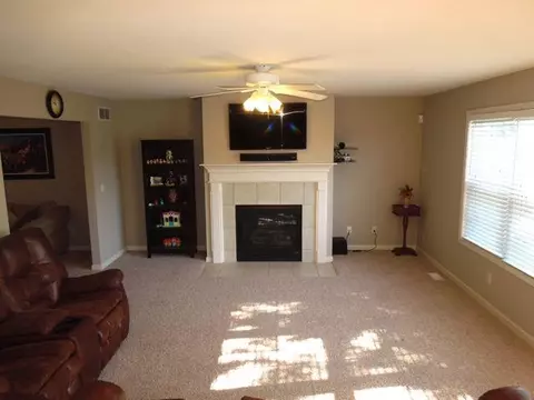 11006 N Crestpointe, Dunlap, IL 61525 photo 2