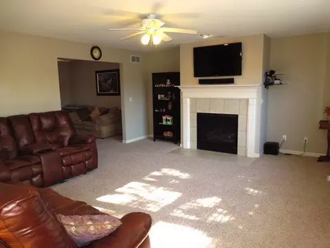 11006 N Crestpointe, Dunlap, IL 61525 photo 3