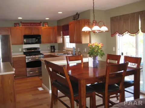 1937 Cobblestone, Washington, IL 61571 photo 10