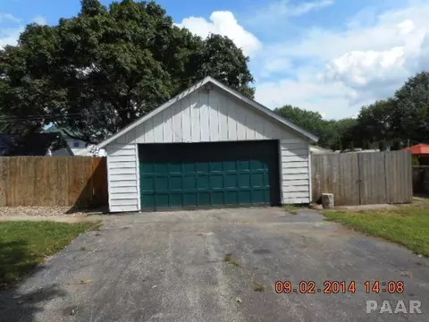 602 E 4th St, Delavan, IL 61734 photo 5