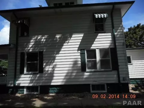 602 E 4th St, Delavan, IL 61734 photo 4