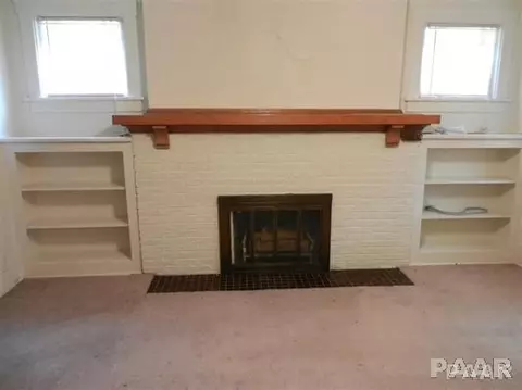 719 E Behrends, Peoria, IL 61603 photo 2