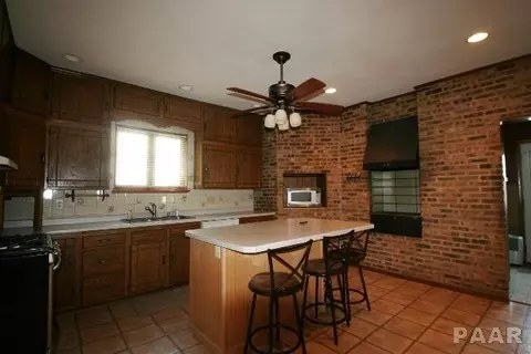 511 E Adams St, Morton, IL 61550 photo 8