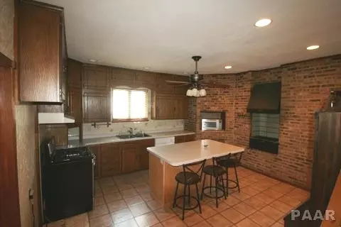 511 E Adams St, Morton, IL 61550 photo 10