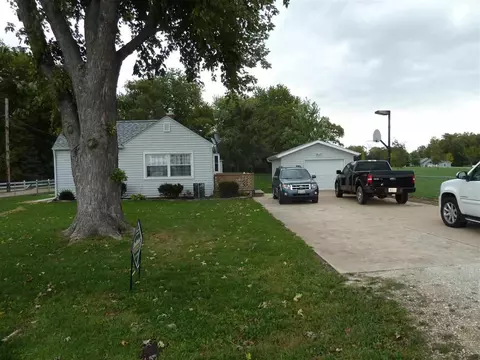 9628 S Mapleton Rd, Mapleton, IL 61547 photo 2