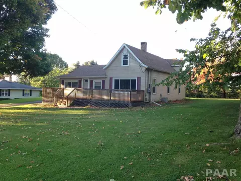 301 W Crow St, Eureka, IL 61530 photo 3