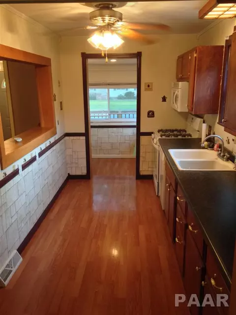 301 W Crow St, Eureka, IL 61530 photo 11