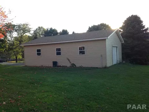 301 W Crow St, Eureka, IL 61530 photo 7