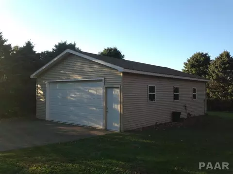 301 W Crow St, Eureka, IL 61530 photo 6
