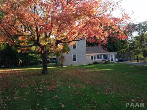 301 W Crow St, Eureka, IL 61530 photo 4