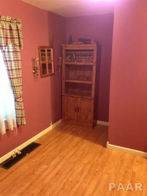 301 W Crow St, Eureka, IL 61530 photo 22