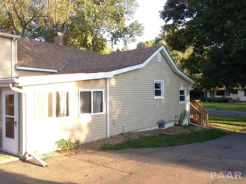 301 W Crow St, Eureka, IL 61530 photo 5